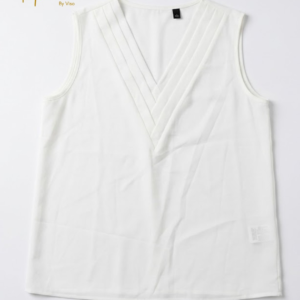 Blusa de mujer blanca básica con triangulos en el cuello